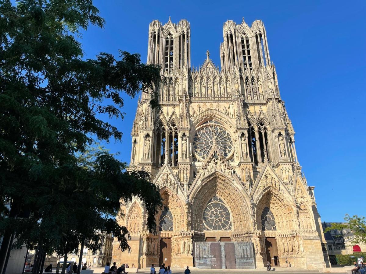 Charme De L'Ancien Pour Cet Appartement Entierement Renove Dans L'Hypercentre De 랭스 외부 사진