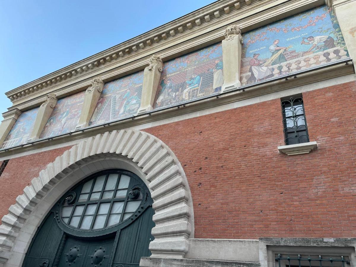 Charme De L'Ancien Pour Cet Appartement Entierement Renove Dans L'Hypercentre De 랭스 외부 사진