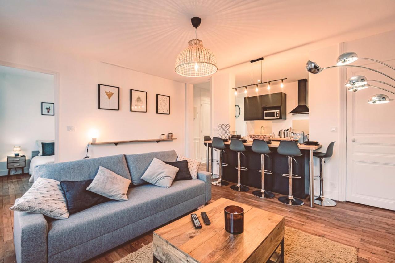 Charme De L'Ancien Pour Cet Appartement Entierement Renove Dans L'Hypercentre De 랭스 외부 사진