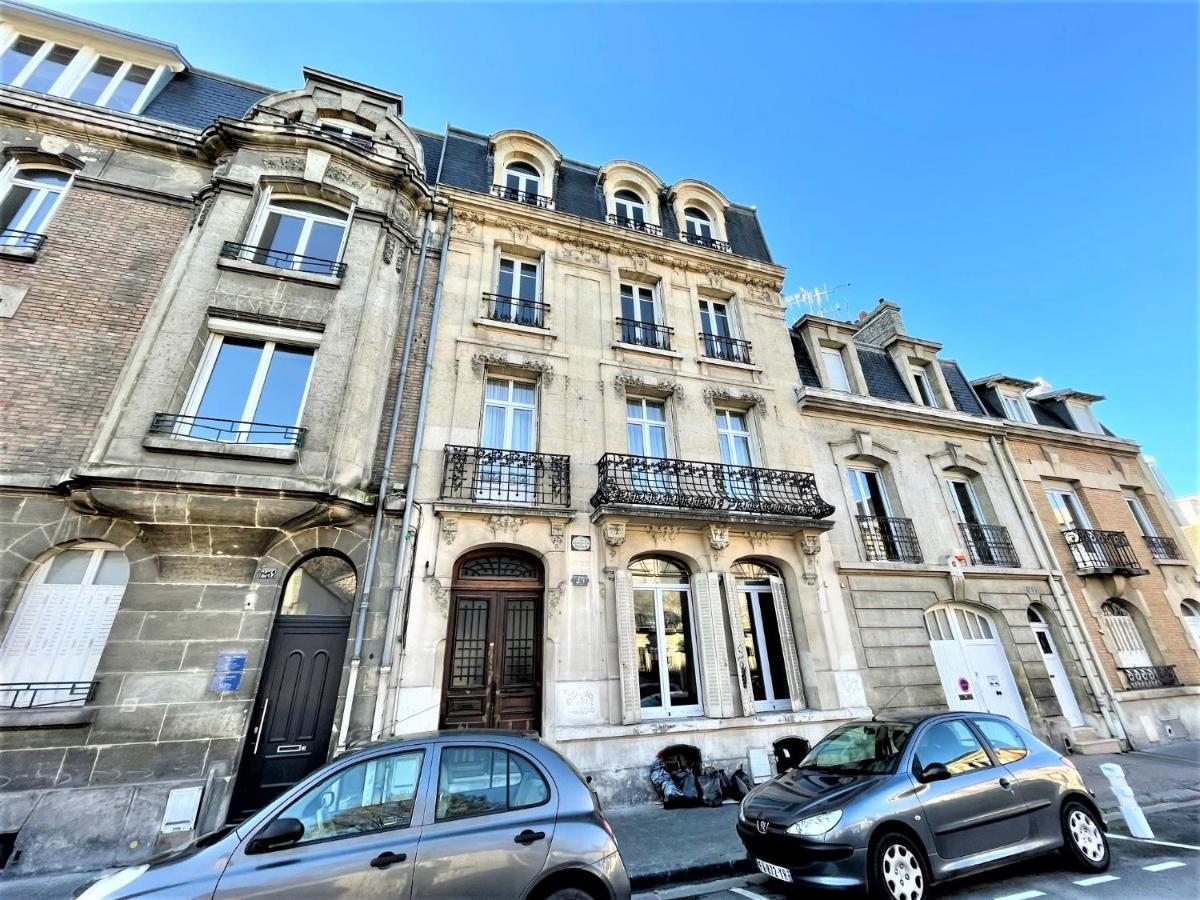 Charme De L'Ancien Pour Cet Appartement Entierement Renove Dans L'Hypercentre De 랭스 외부 사진