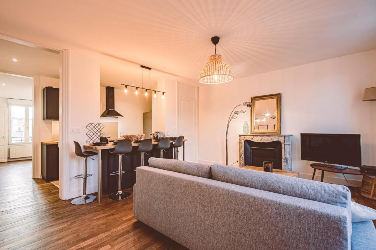 Charme De L'Ancien Pour Cet Appartement Entierement Renove Dans L'Hypercentre De 랭스 외부 사진